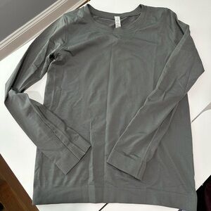 Womens Lululemon Longsleeve Size 2